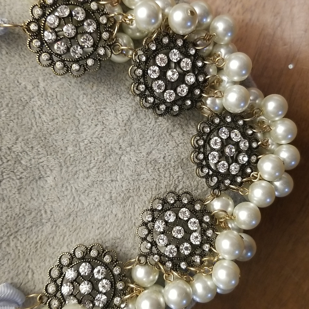 Gorgeous Statement Necklace - image 3